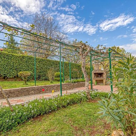 Apartment Flores Stari Pazin Exterior photo